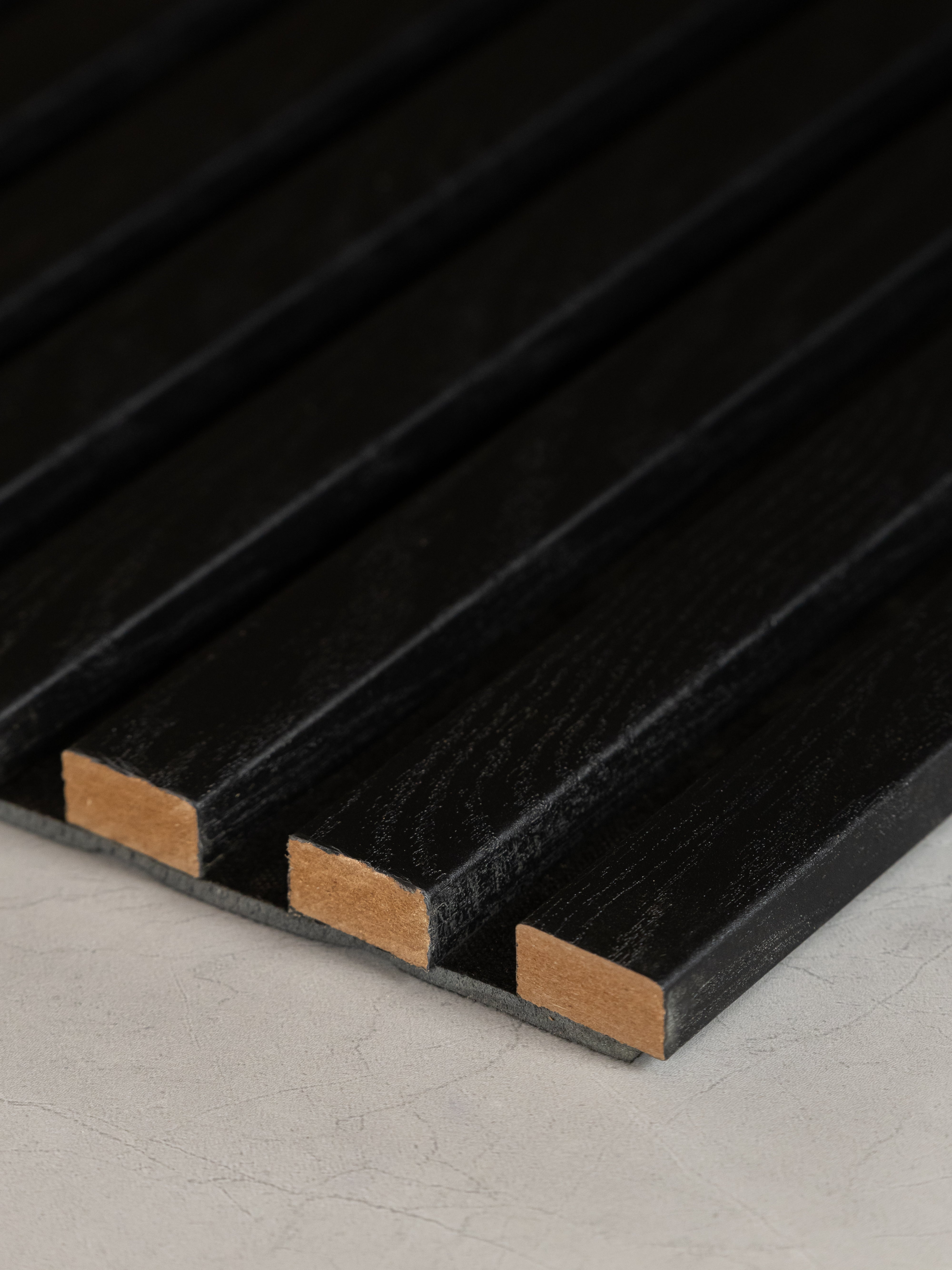 Riflaj Acustic Modern din Lemn – Black Oak