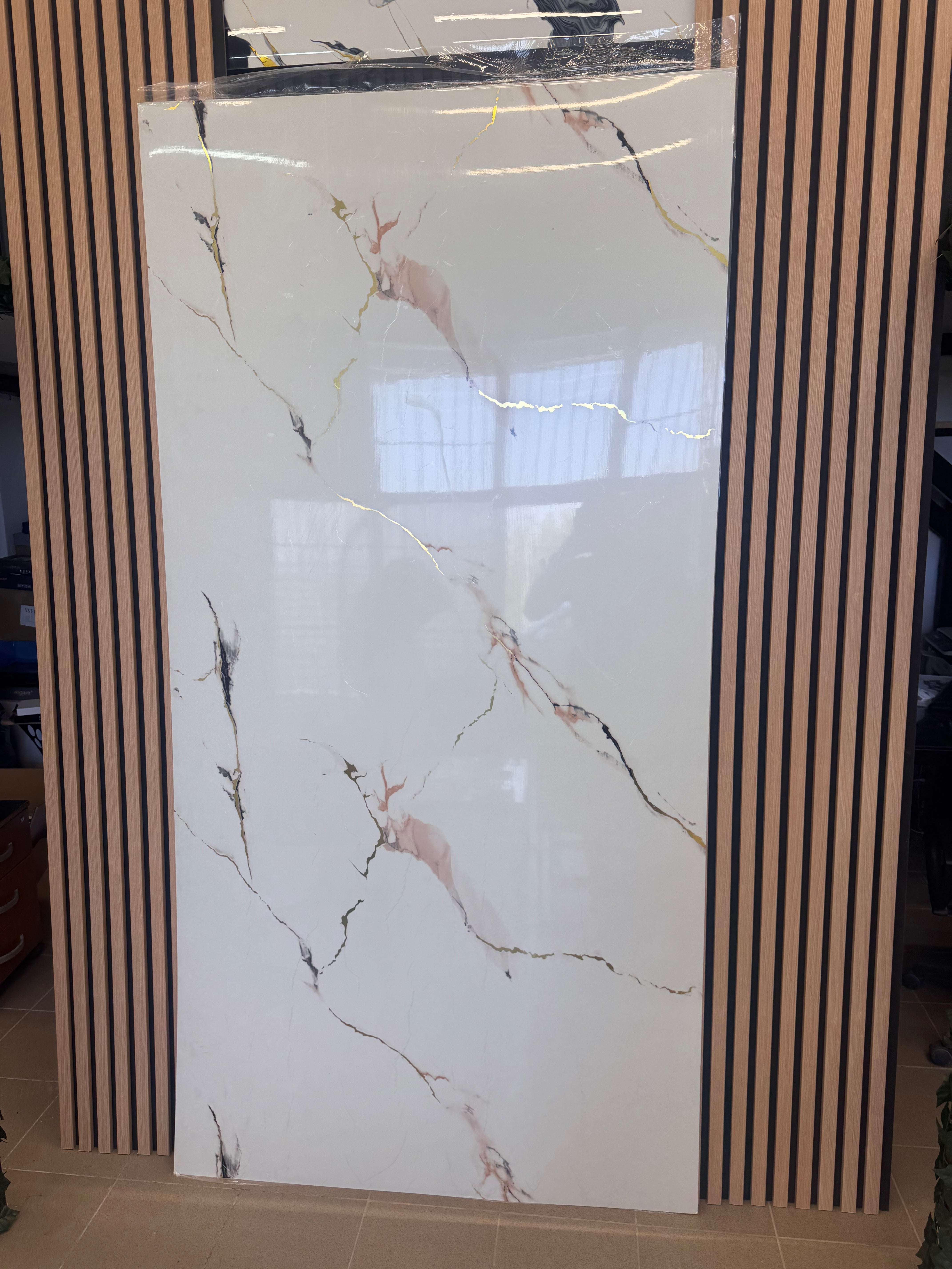 Placă Decorativă PVC – Alb rose