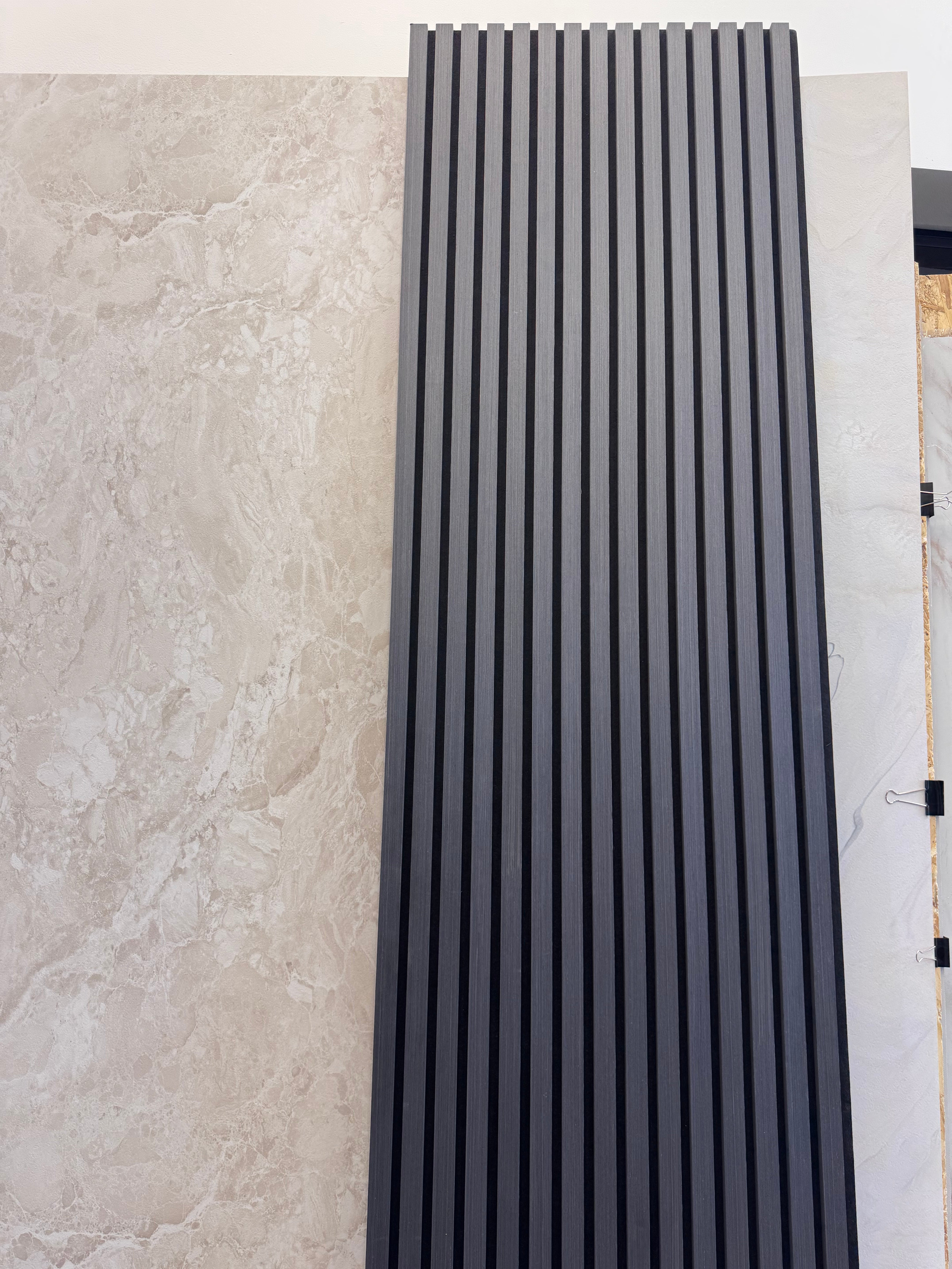 Riflaj Acustic Modern din Lemn – Negru