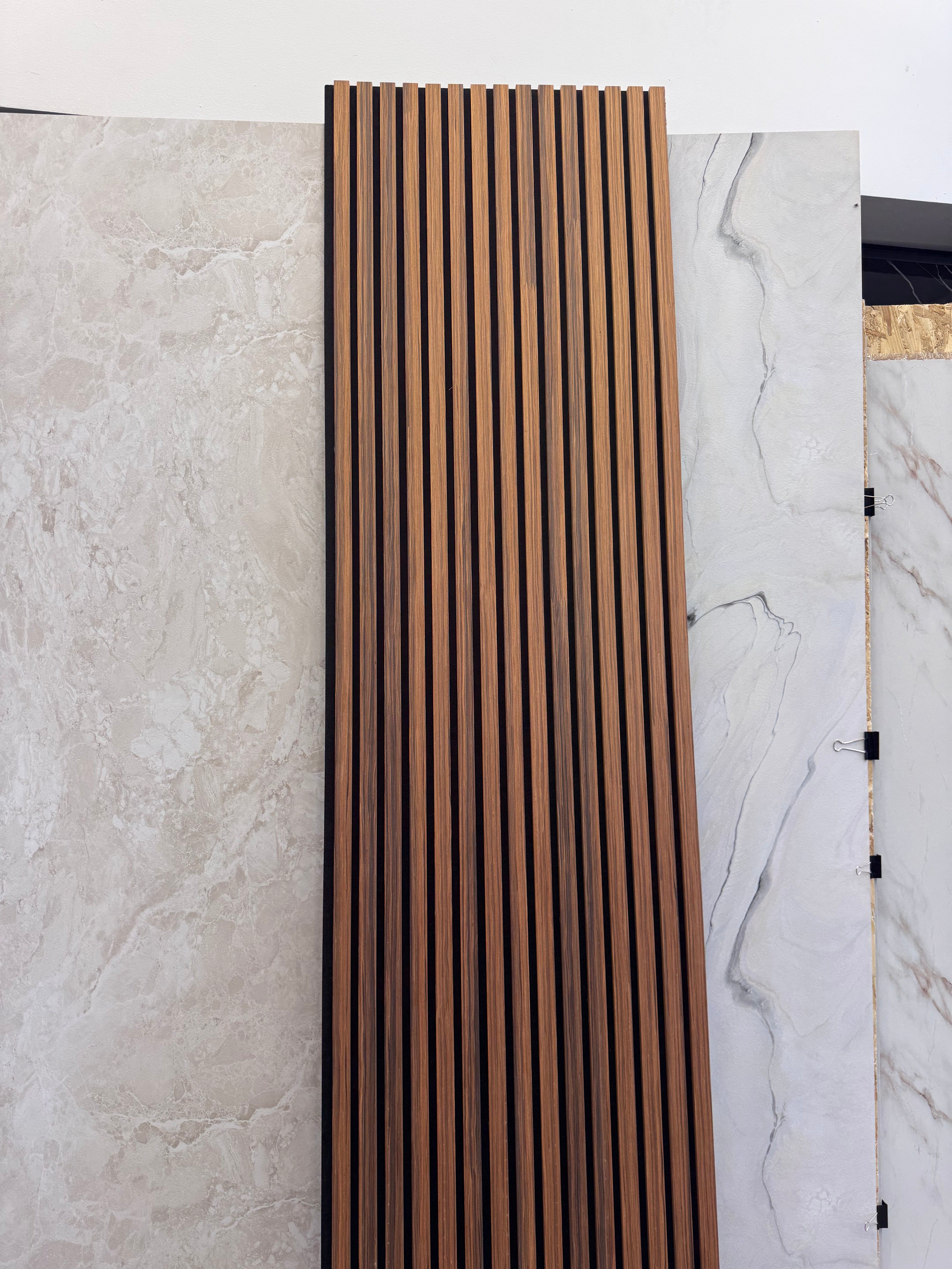 Riflaj Acustic Modern din Lemn –Maro