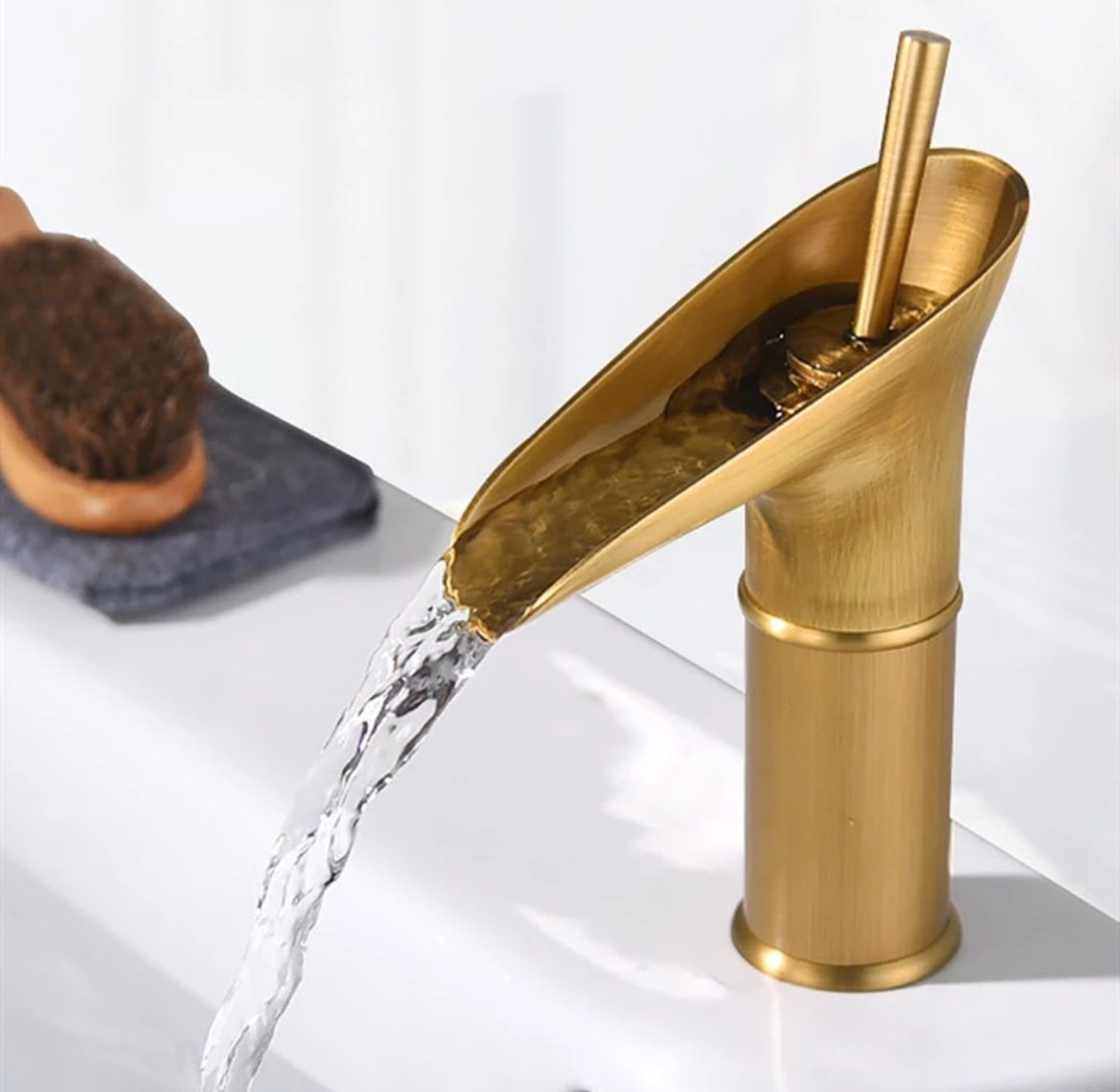 Baterie Cascadă RoyalGold – Eleganță și Rafinament, Auriu, VST24