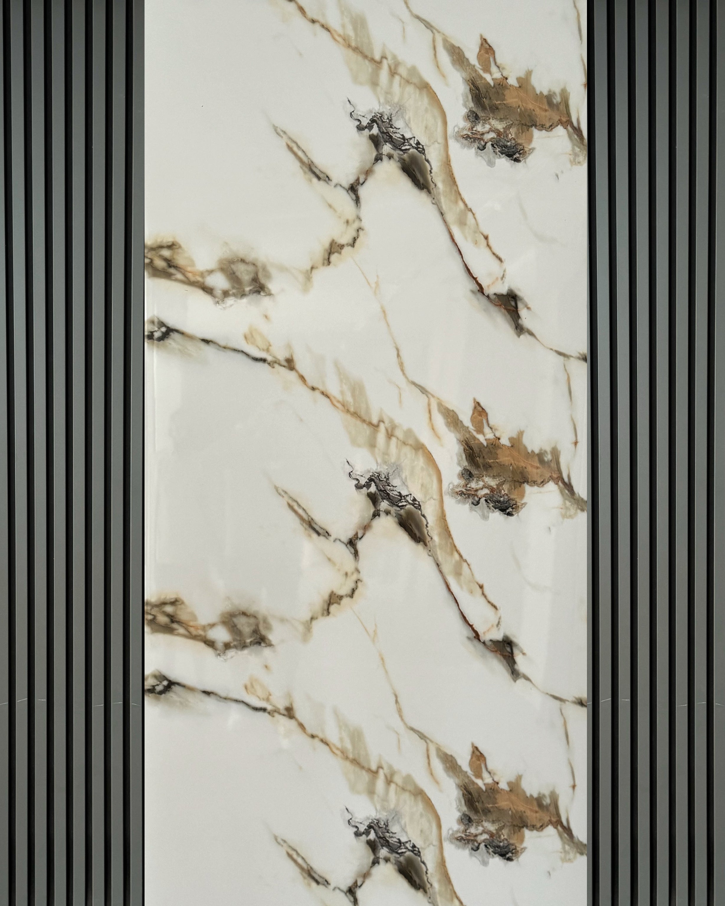 2 bucati de reflaje (2 buc x 60 cm x 280) 1 buc Panou pvc 1.22cm X 2.80cm